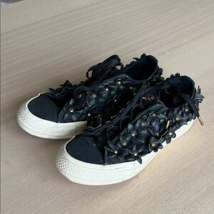 Nike Converse Black Sneakers with Floral Accents, Size 5